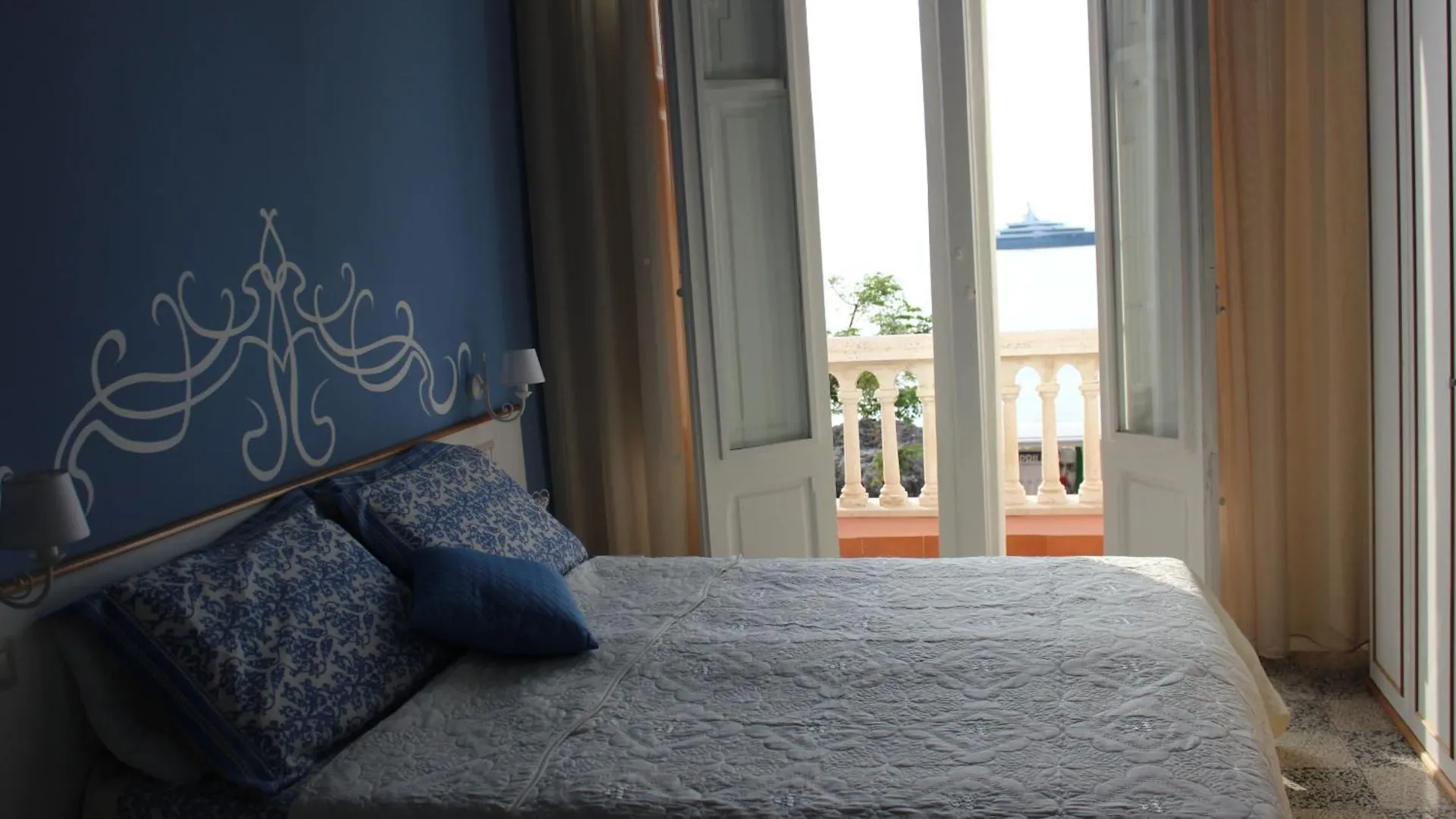 B&B Villa Raineri Giardini Naxos 3*,  Itálie