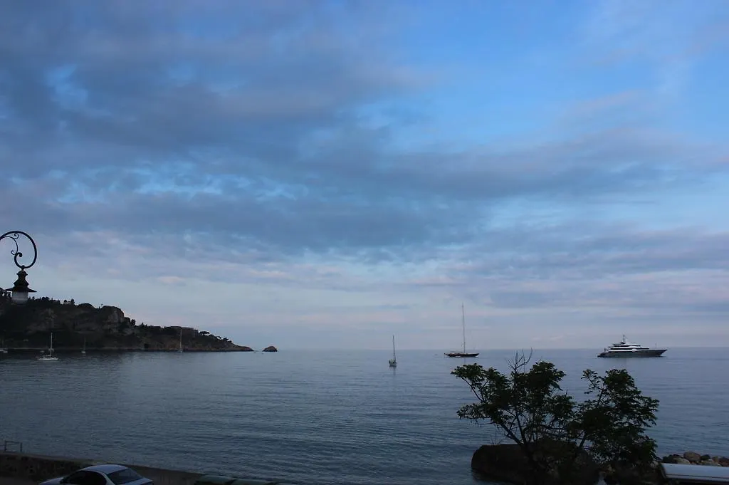 B&B Villa Raineri Giardini-Naxos Italien