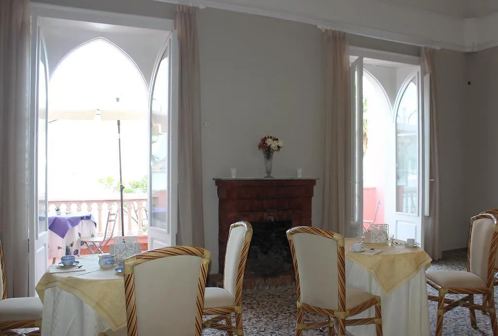 B&B Villa Raineri Giardini-Naxos