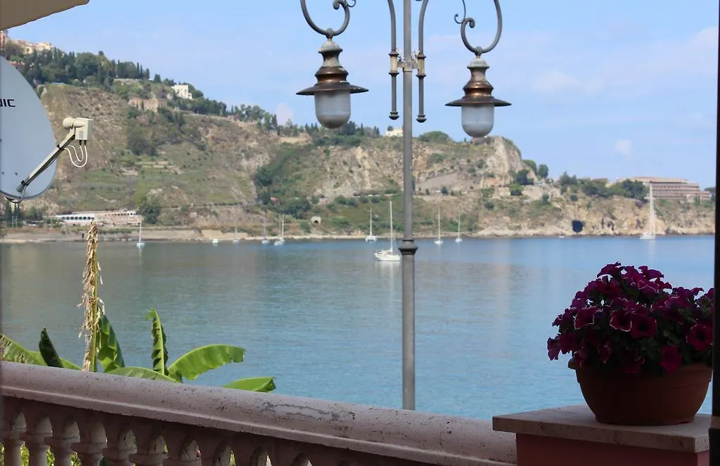 Frühstückspension B&B Villa Raineri Giardini-Naxos