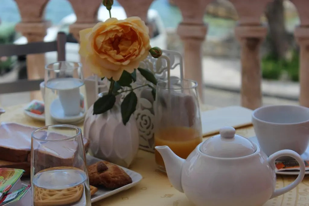 *** Frühstückspension B&B Villa Raineri Giardini-Naxos Italien
