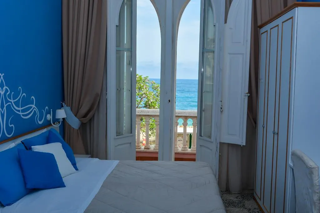 B&B Villa Raineri Giardini-Naxos Frühstückspension